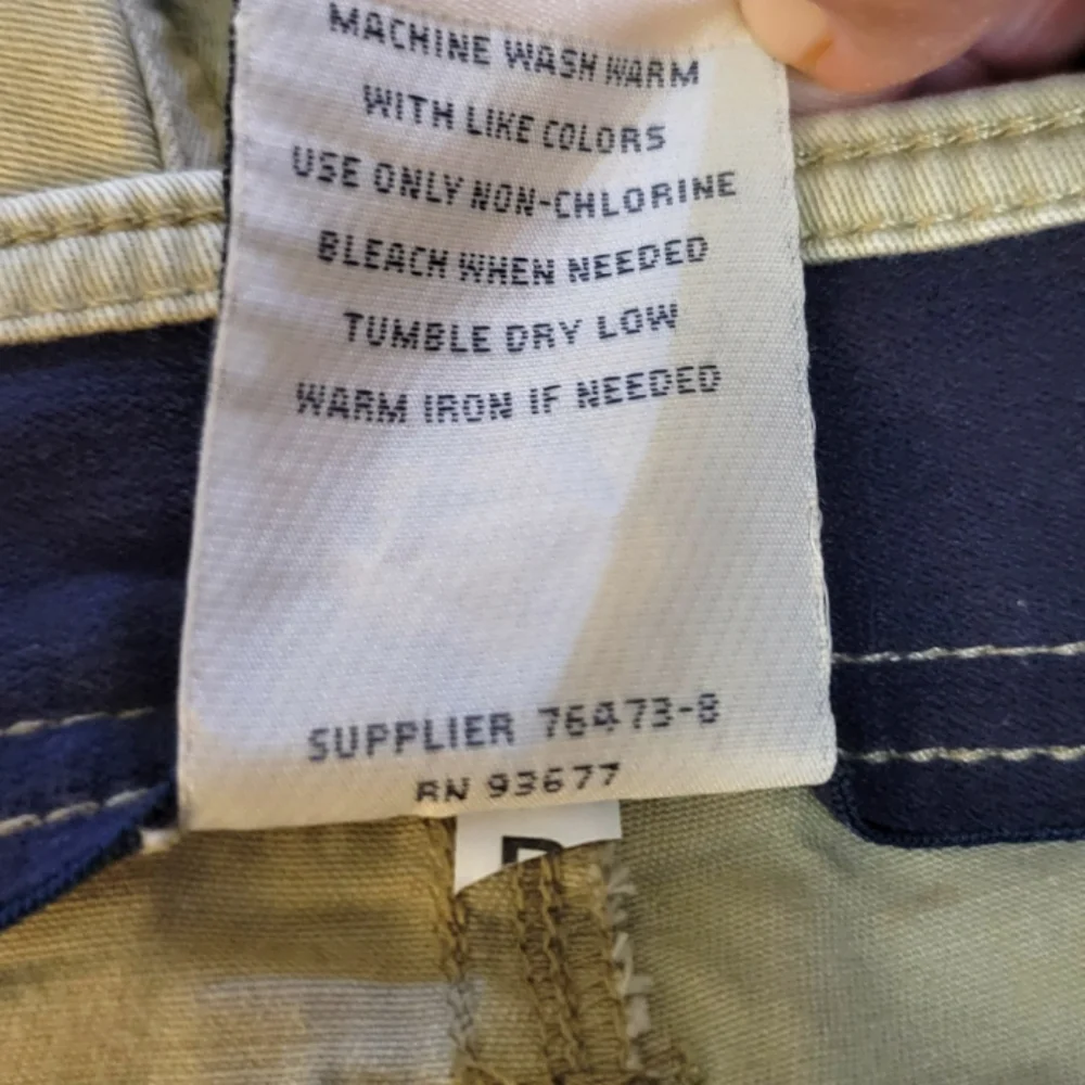 #21 St. John's Bay Cargo Shorts